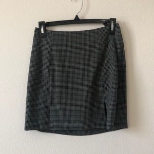 Aritzia Sunday best notched check skirt